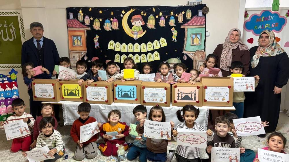 Anamur&rsquo;da miniklerden Ramazan dayanışması
