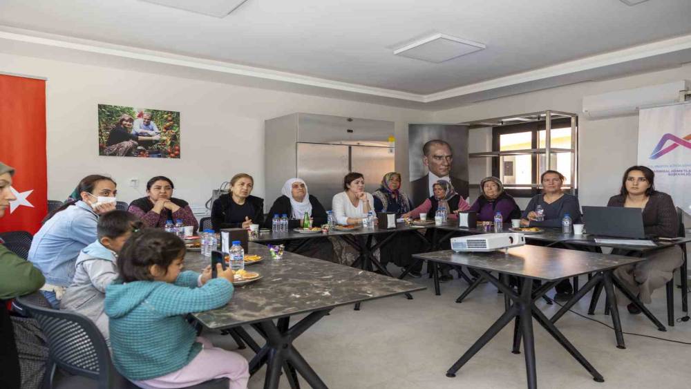 Mersin’de üreticilere gıda okuryazarlığı eğitimi