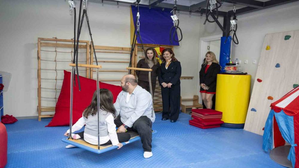 Mersin&rsquo;de otizmli &ccedil;ocuklar ve aileleri buluştu
