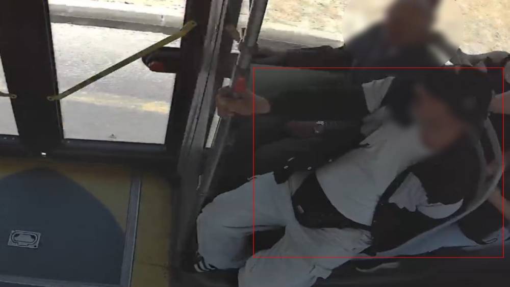 Yaşlıları soyan yankesici suçüstü yakalandı: O anlar kamerada
