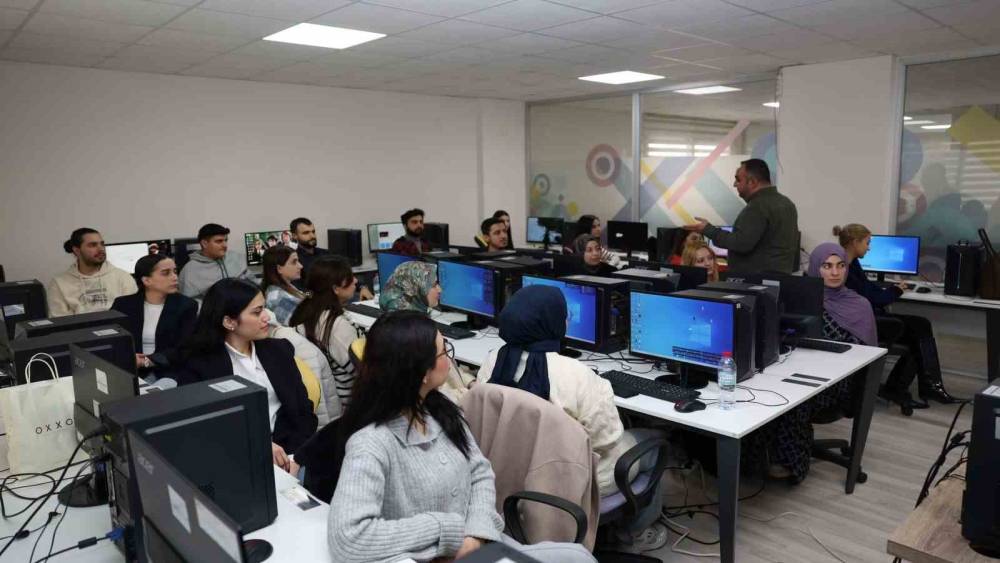 Mersin&rsquo;de gen&ccedil;ler eğitimden istihdama doğrudan y&ouml;nlendirilecek
