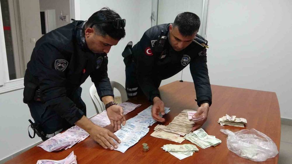 Mersin&rsquo;de dilencilerin &uuml;zerinden 24 bin 577 TL &ccedil;ıktı
