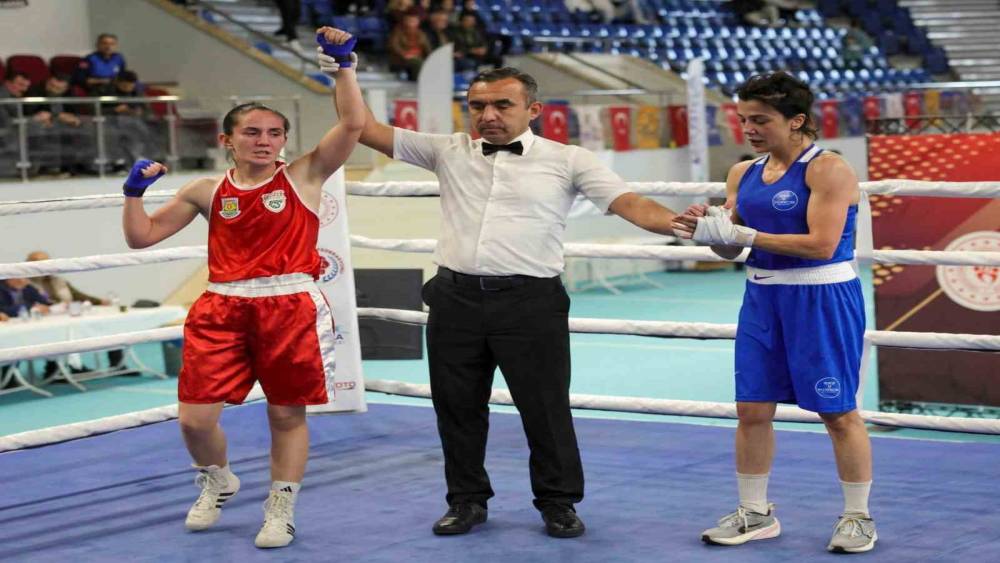 Tarsus Gelecek Spor Kul&uuml;b&uuml; d&ouml;rt branşta başarı elde etti
