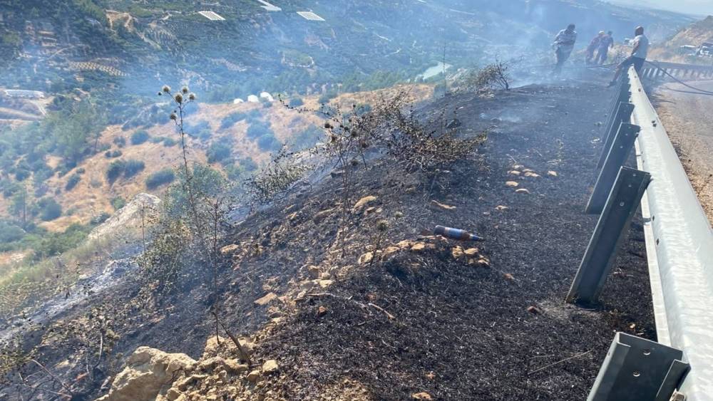 Mersin&rsquo;de yangın: Ekipler havadan ve karadan m&uuml;dahaleyle kontrol altına aldı

