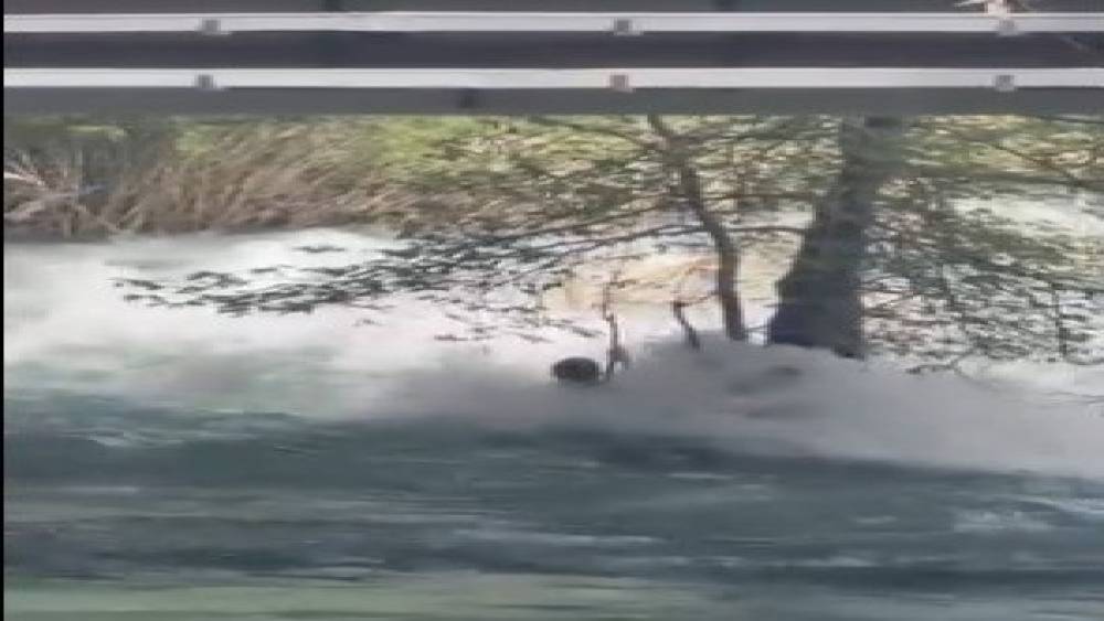 Tarsus&rsquo;ta kayıp gen&ccedil; akıntıya b&ouml;yle kapıldı: Son g&ouml;r&uuml;nt&uuml;leri ortaya &ccedil;ıktı
