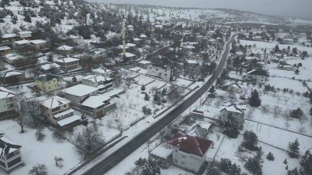 Mersin&rsquo;de kar g&uuml;zelliği dronla g&ouml;r&uuml;nt&uuml;lendi
