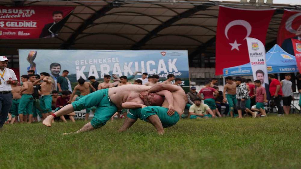 Tarsus&rsquo;ta er meydanı doldu: 455 g&uuml;reş&ccedil;i kıyasıya m&uuml;cadele etti
