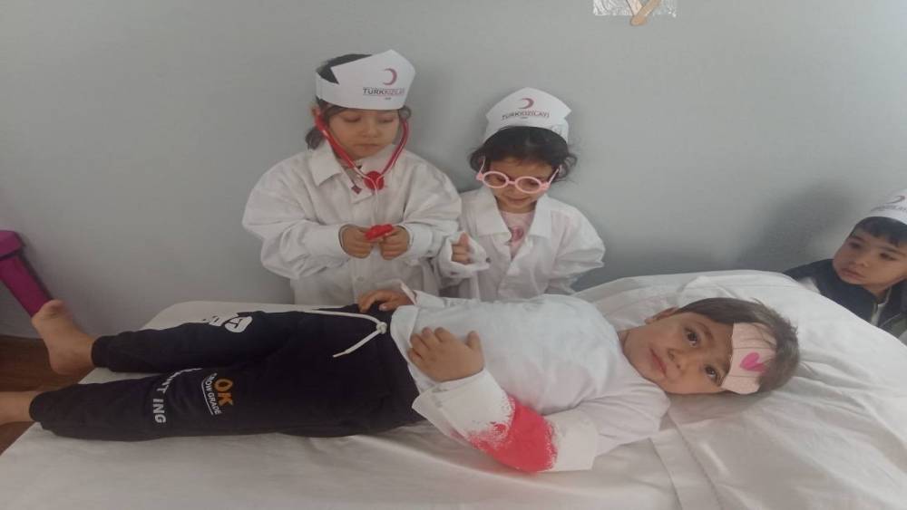 Anamur’da miniklerden ’Kızılay Haftası’ etkinliği
