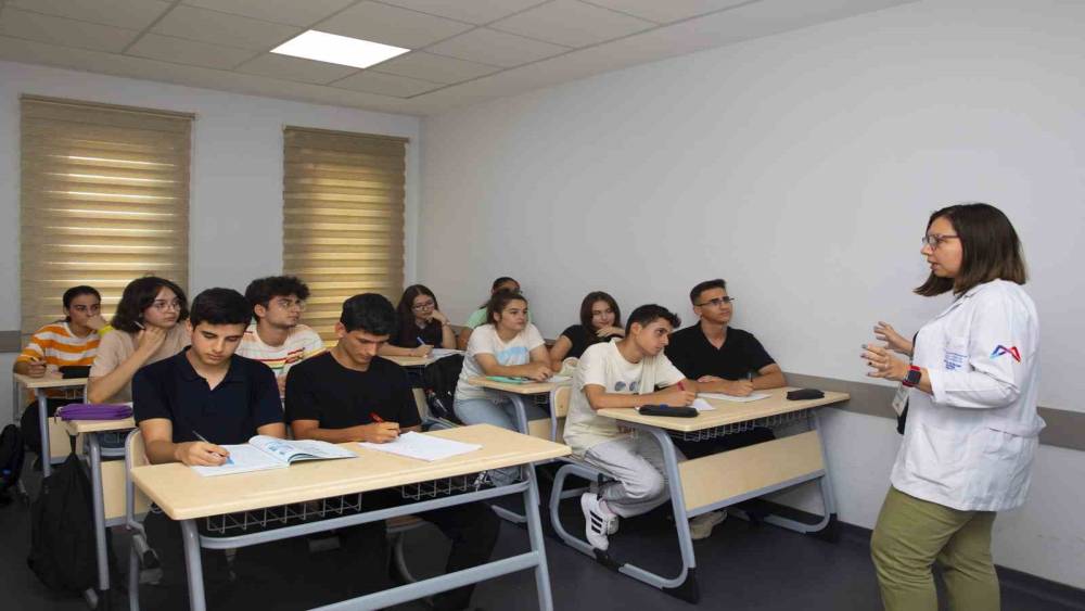 Mersin&rsquo;de uzmanlardan LGS&rsquo;ye girecek &ouml;ğrencilere &ouml;neriler

