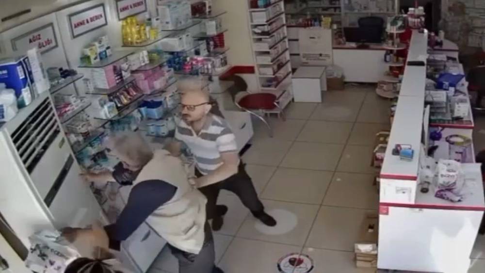 Muadil ilaç kavgasında yeni gelişme: Eczacı kalfası işten çıkarıldı
