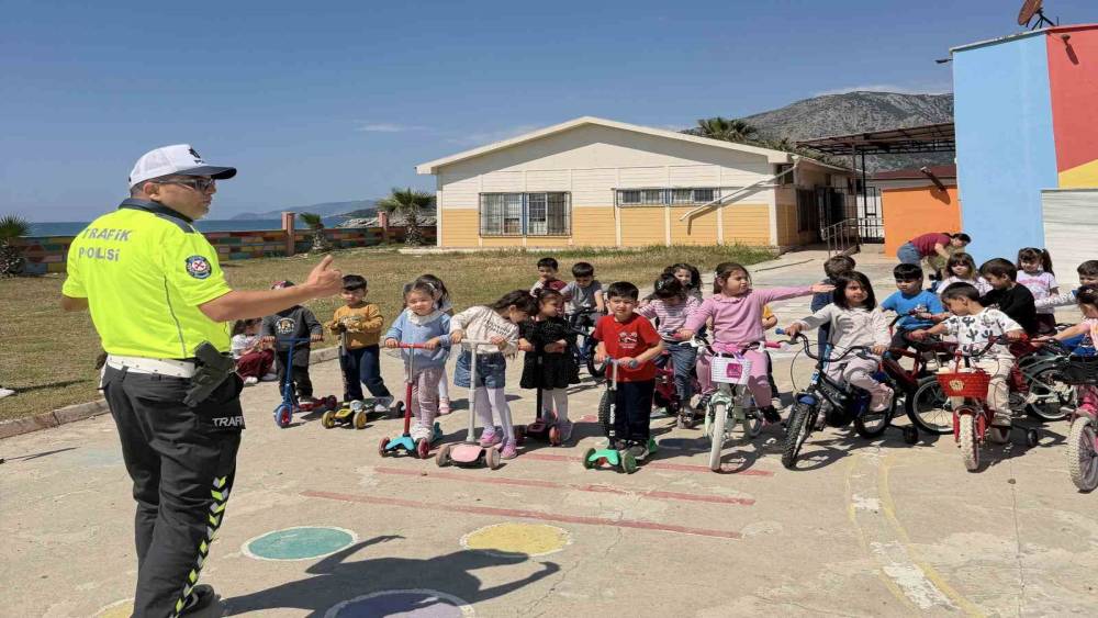 Bozyazı&rsquo;da miniklere Trafik Haftası eğitimi
