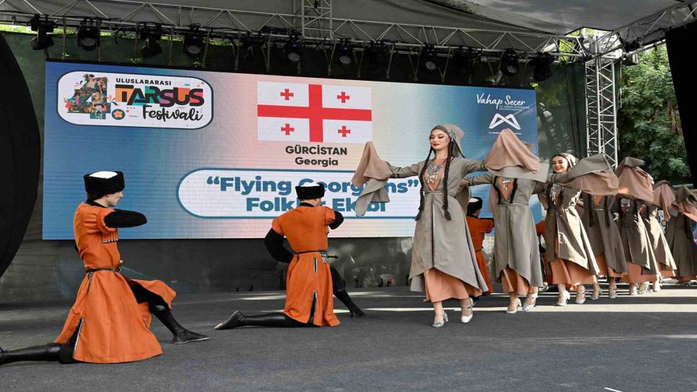 Tarsus’u karnaval kentine dönüştüren ’4. Uluslararası Tarsus Festivali’ başladı
