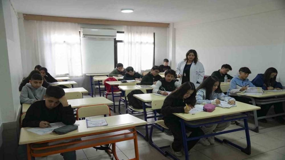 Mersin&rsquo;de &ouml;ğrencilere &uuml;cretsiz eğitim desteği
