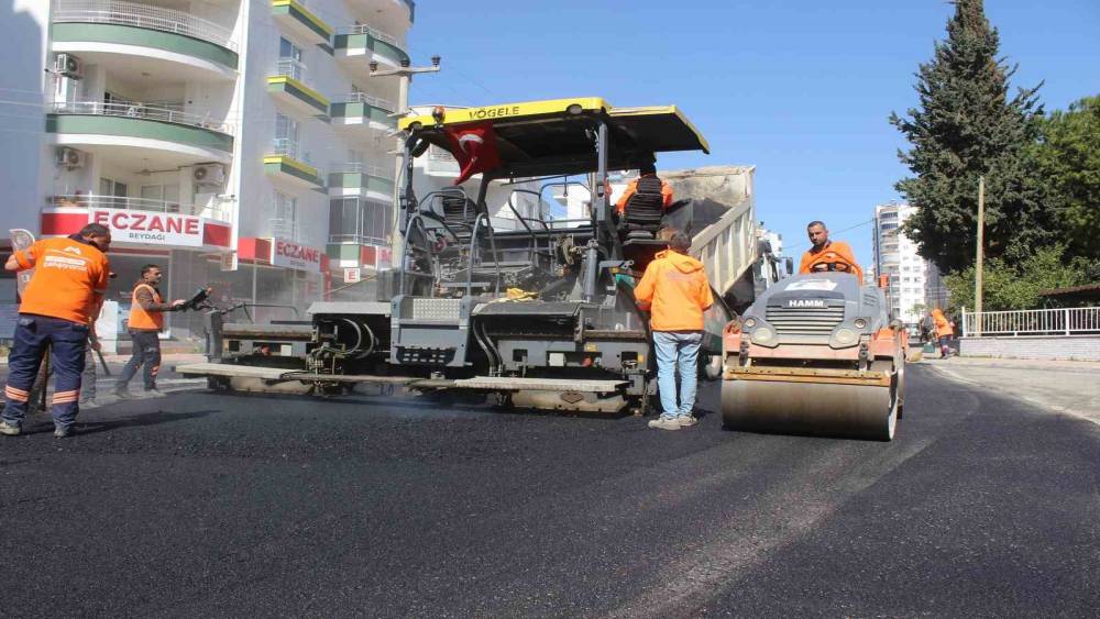 Mersin B&uuml;y&uuml;kşehir Belediyesi Mezitli Yeni Mahalle yolunu yeniledi
