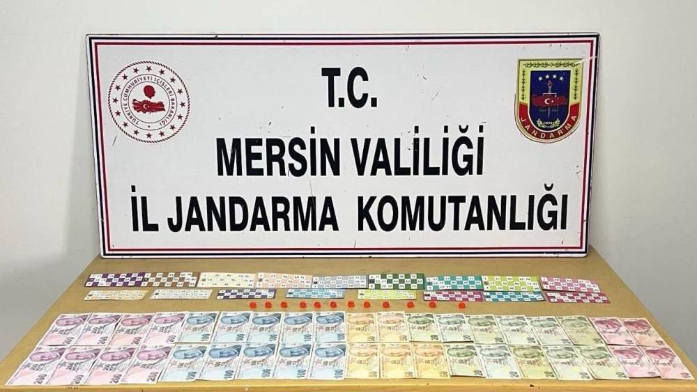 Silifke&rsquo;de depoya kumar baskını: 21 kişi su&ccedil;&uuml;st&uuml; yakalandı
