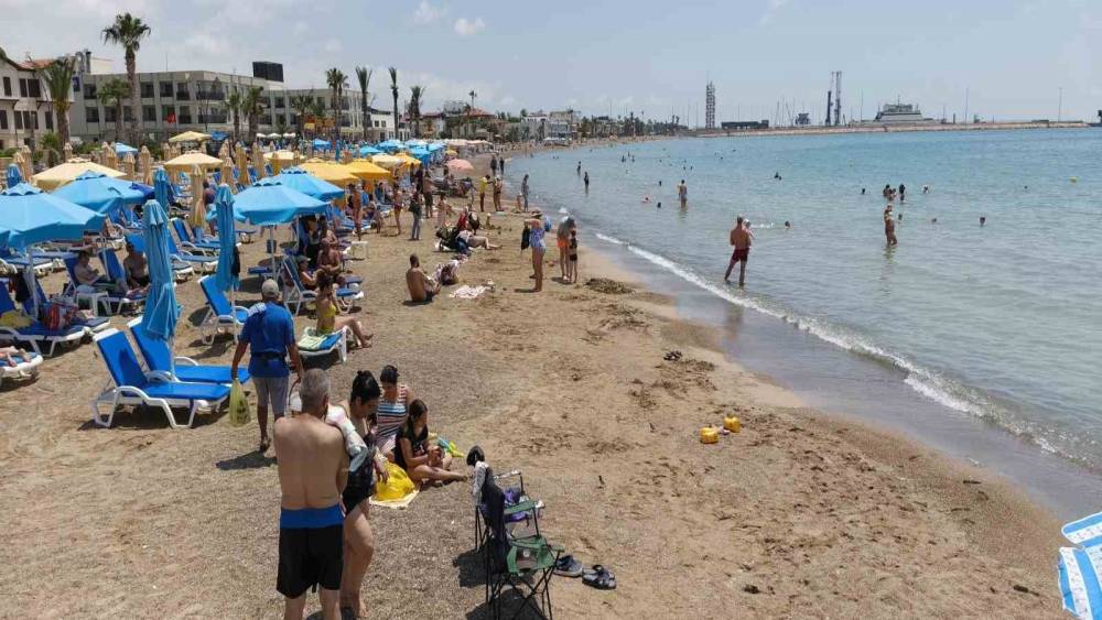 Mersin’de deniz sezonu başladı: Rus uçuşlarının iptali bölge