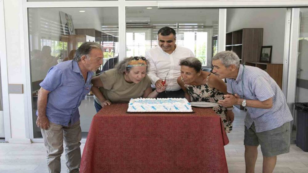 Mersin&rsquo;de Emekliler G&uuml;n&uuml; coşkuyla kutlandı
