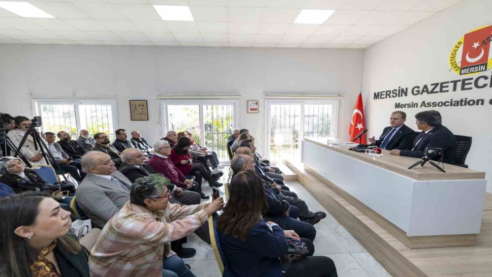 Başkan Se&ccedil;er: "Basın, yasama, y&uuml;r&uuml;tme ve yargıdan sonra 4. kuvvettir"
