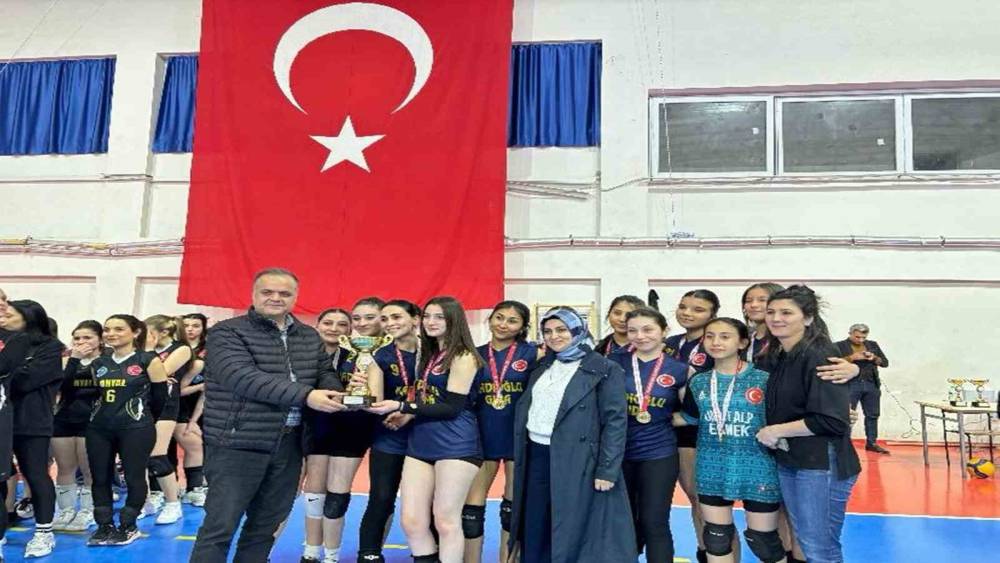 Mut&rsquo;ta voleybol turnuvası d&uuml;zenlendi
