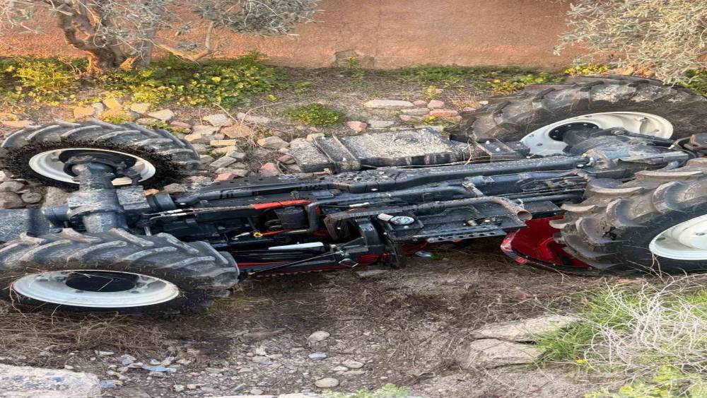 Tarsus&rsquo;ta trakt&ouml;r devrildi: 1 &ouml;l&uuml;
