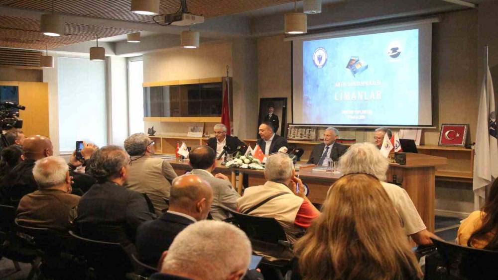 Mersin’de ‘Antik Dünyanın Kalbi Limanlar’ kitabı t