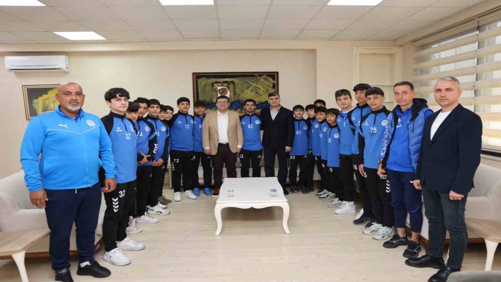 Akdeniz Belediye Spor U-14 Takımı T&uuml;rkiye Şampiyonası yolunda
