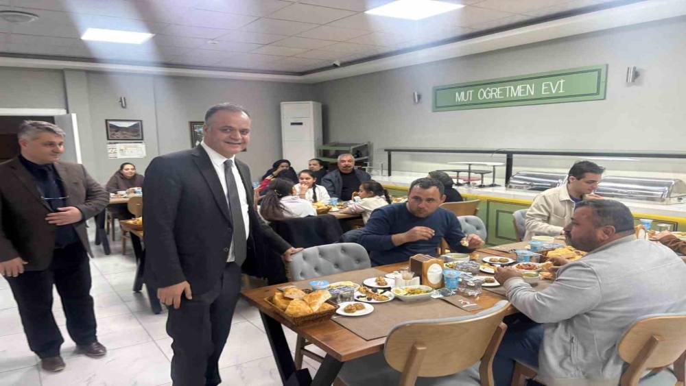 Kaymakam &Ccedil;elikkol Roman vatandaşlarla iftar sofrasında buluştu
