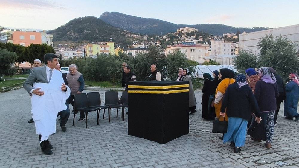 Anamur&rsquo;da hacı adaylarına Kabe maketiyle uygulamalı eğitim
