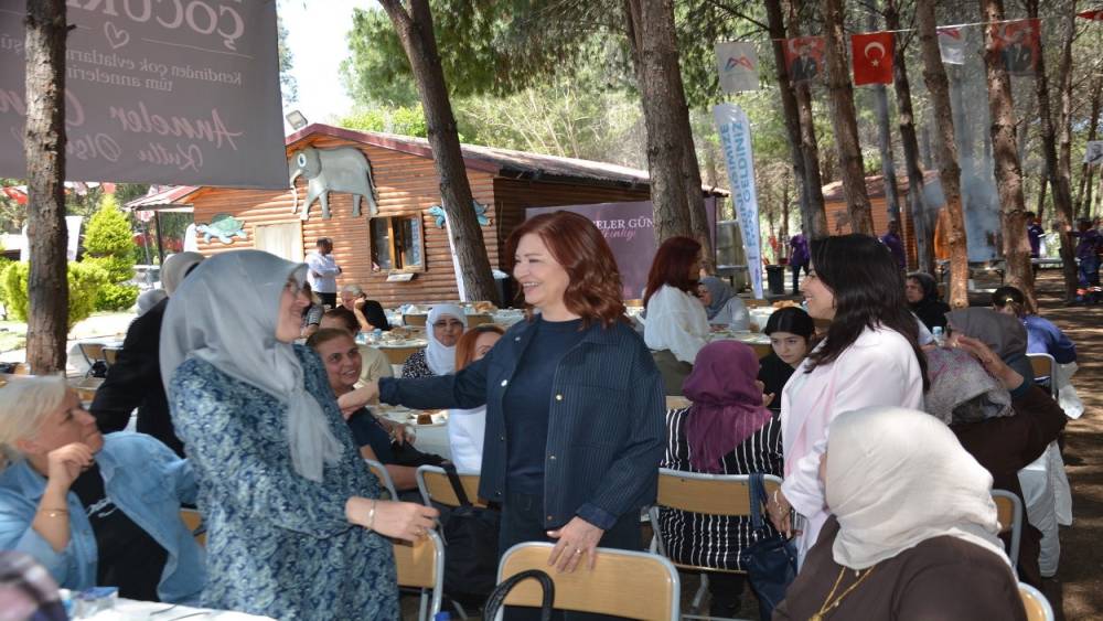 Mersin&rsquo;de şehit annelerine &ouml;zel program
