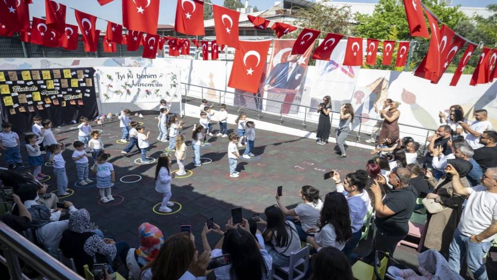 Mersin&rsquo;de &rsquo;Anneler G&uuml;n&uuml;&rsquo; &ccedil;ocukların kahkahalarıyla kutlandı
