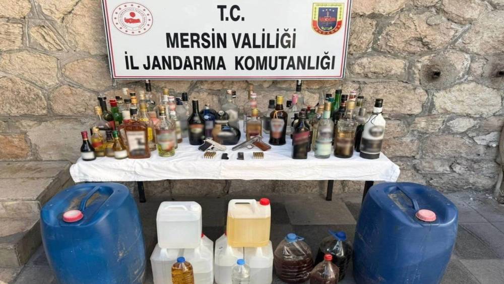 Mersin&rsquo;de 400 litre sahte i&ccedil;ki ele ge&ccedil;irildi
