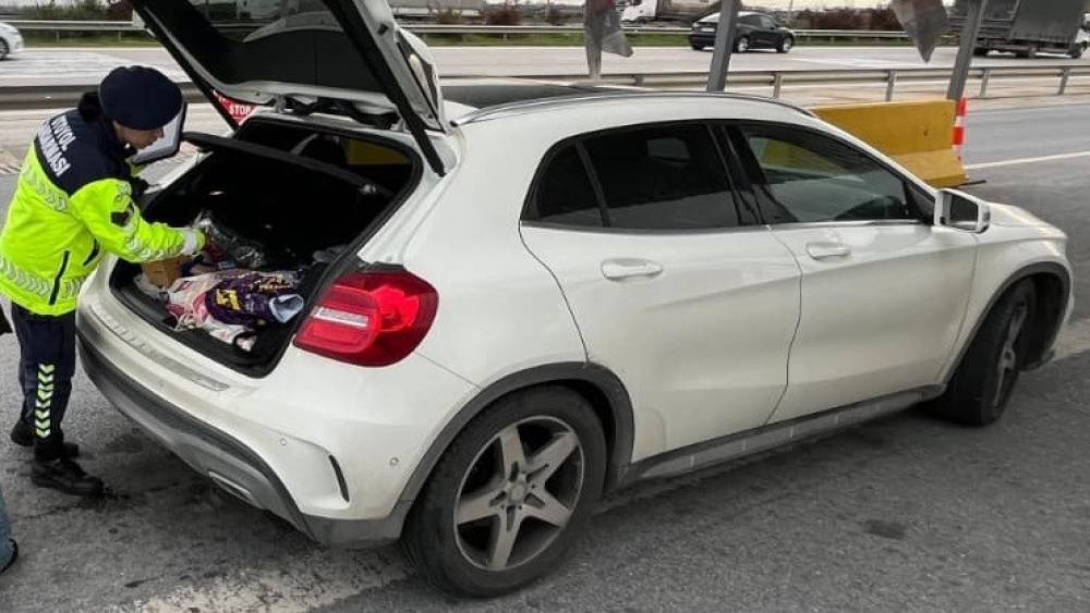 Trafik denetiminde sahte avukat kimliği g&ouml;steren şahıs yakalandı
