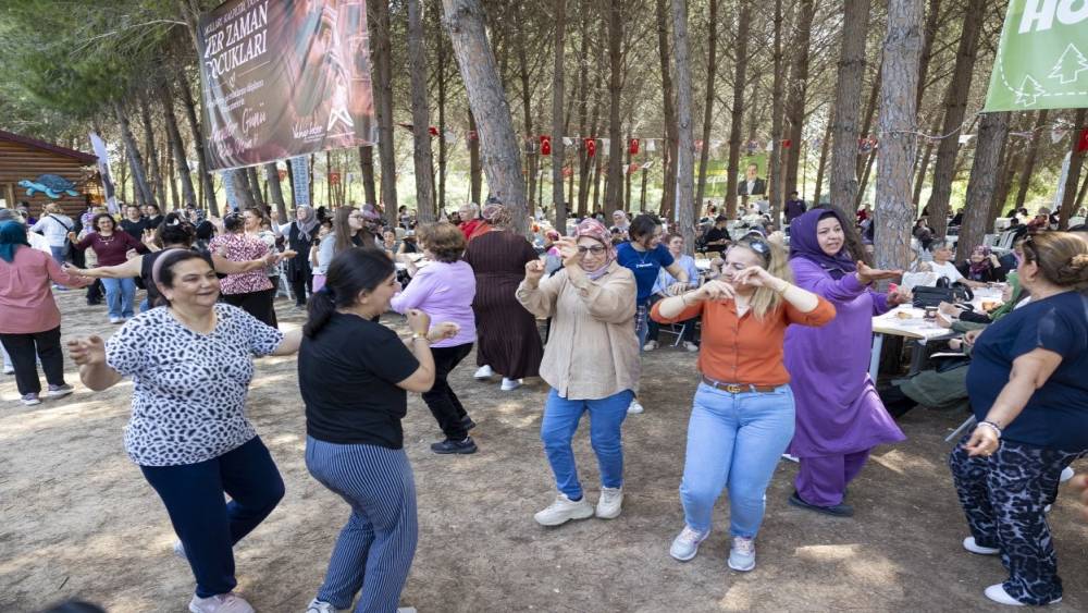 Mersin&rsquo;de anneler g&uuml;n&uuml; şenlik havasında ge&ccedil;ti
