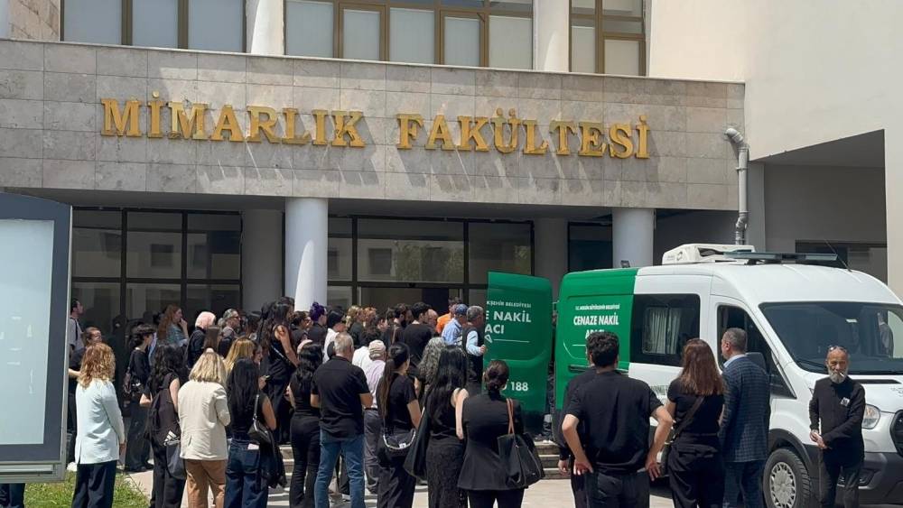 Mersin &Uuml;niversitesi&rsquo;nde h&uuml;z&uuml;nl&uuml; veda: Juan Botella Lucas son yolculuğuna uğurlandı
