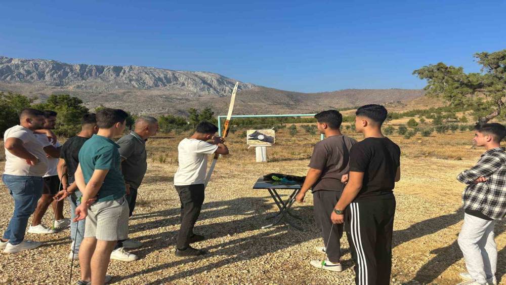 Silifke’de mahalle muhtarlığından gençlere sosyal etkinlik
