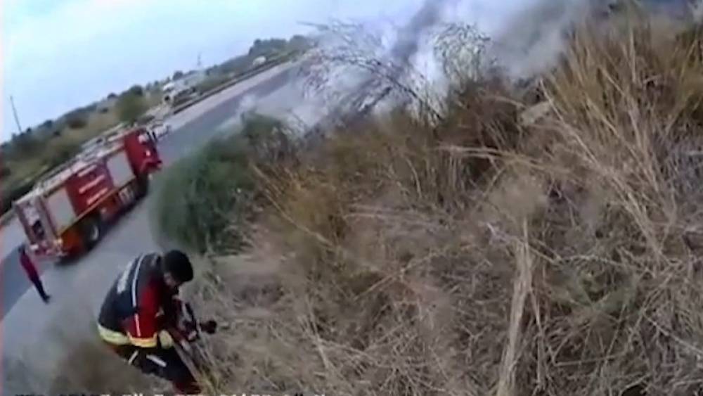 Adana-Mersin otoyolunda kontrolden çıkan otomobil alev aldı
