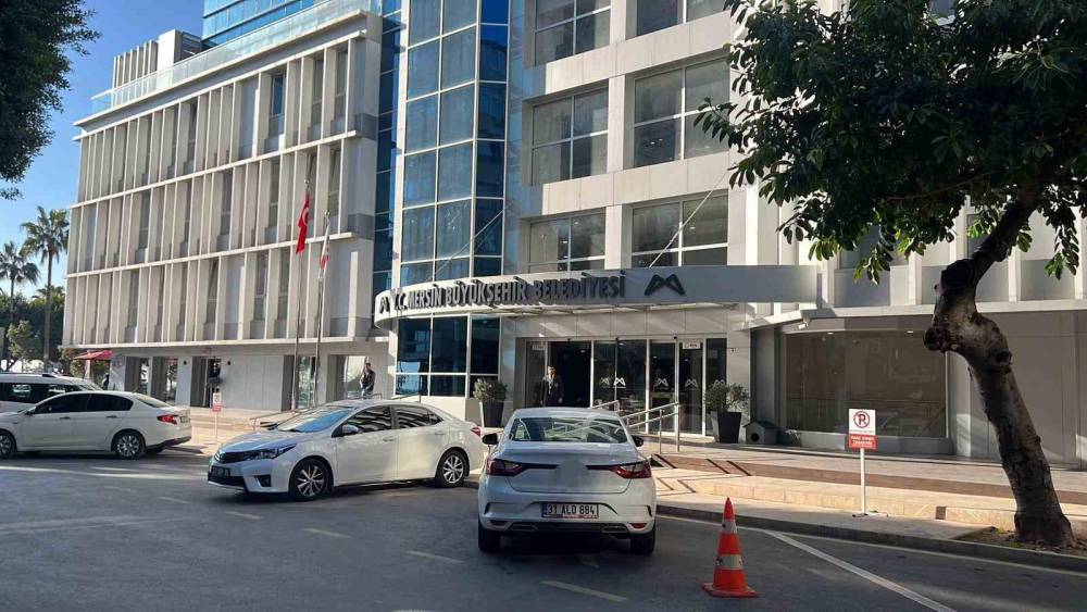 Mersin&rsquo;deki ihale yolsuzluğu operasyonunda g&ouml;zaltına alınanların sorgusu s&uuml;r&uuml;yor
