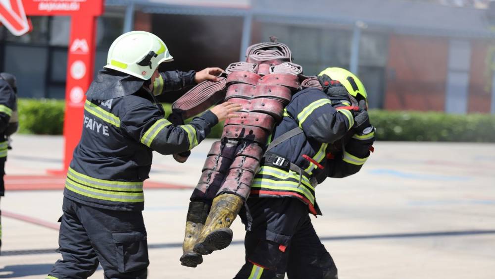 Mersin itfaiyesinden Muğla ekibine uygulamalı eğitim
