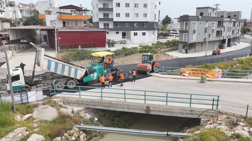 Silifke&rsquo;de yollar sıcak asfaltla yenilendi
