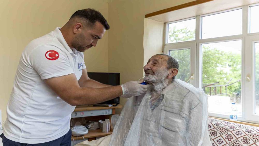 Mersin&rsquo;de evde sağlık hizmetiyle hayatlar kolaylaşıyor
