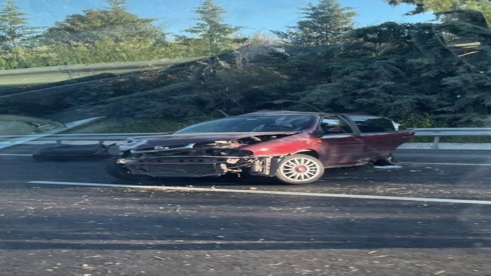 Tarsus&rsquo;ta otomobiller &ccedil;arpıştı: 1 &ouml;l&uuml;, 2 yaralı
