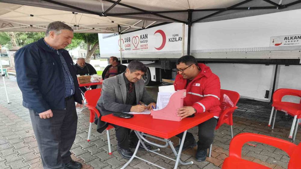 Mersin&rsquo;de din g&ouml;revlilerinden Ramazan &ouml;ncesi kan bağışı
