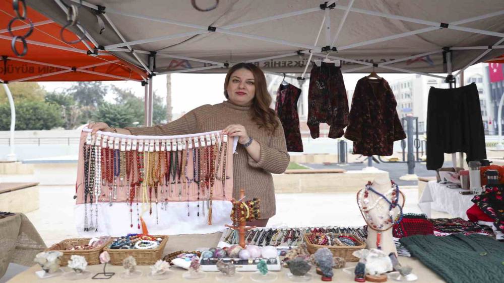 Mersin&rsquo;de kadın emeği Kent Meydanında değer buluyor
