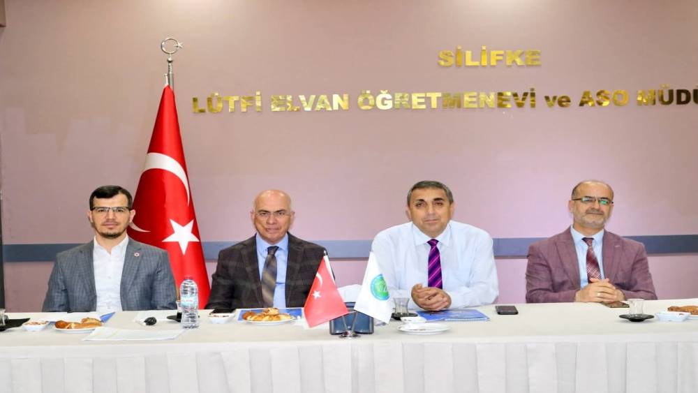 Silifke&rsquo;de İl&ccedil;e M&uuml;ft&uuml;leri Toplantısı ger&ccedil;ekleştirildi
