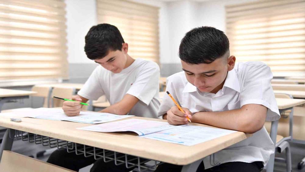 Mersin B&uuml;y&uuml;kşehir Belediyesi kurs merkezlerinden LGS&rsquo;de başarı
