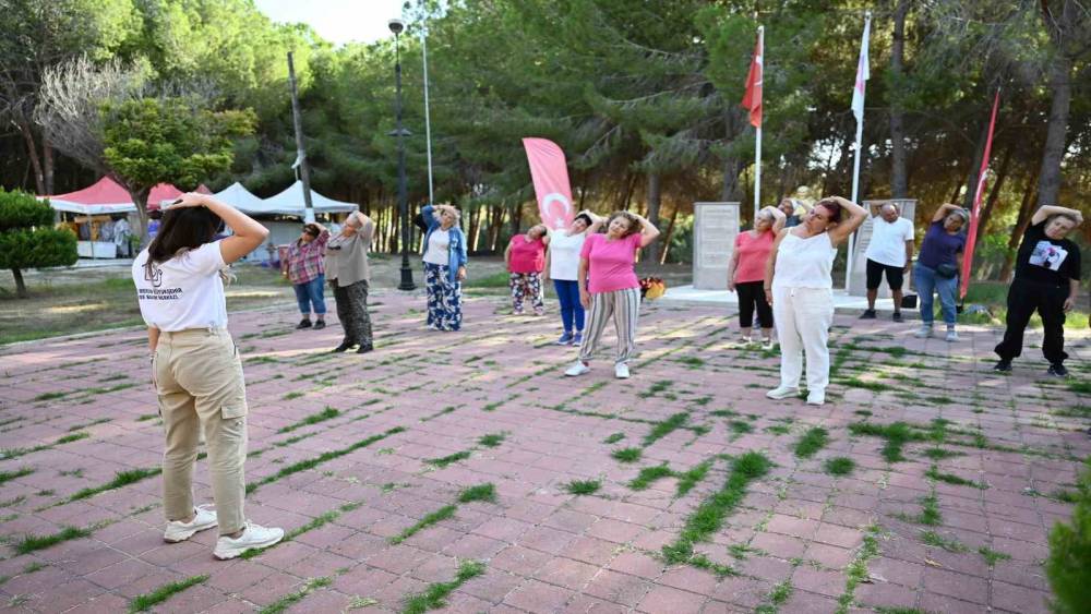 Mersin’de emekliler Tarsus’un güzelliklerinde buluştu
