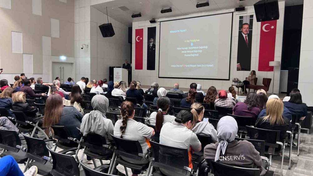 Mersin Şehir Hastanesinde sağlık okuryazarlığı paneli d&uuml;zenlendi
