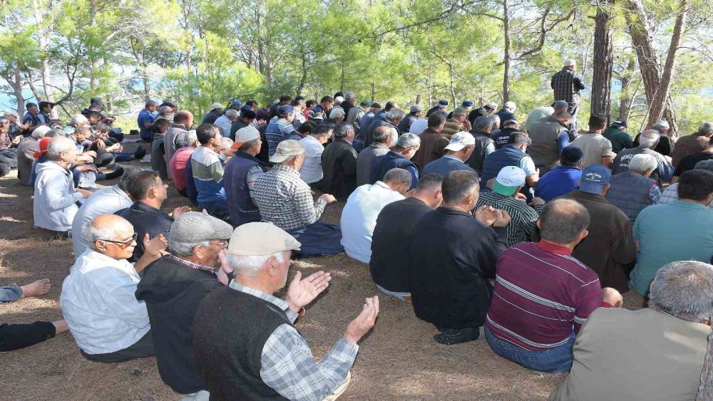 Bozyazı’da asırlık ’yağmur duası’ geleneği bu yıl da devam etti
