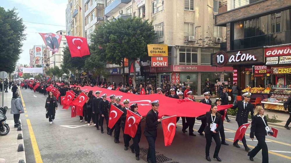 Atat&uuml;rk&rsquo;&uuml;n Mersin&rsquo;e gelişinin 103&rsquo;&uuml;nc&uuml; yıl d&ouml;n&uuml;m&uuml; t&ouml;renle kutlandı
