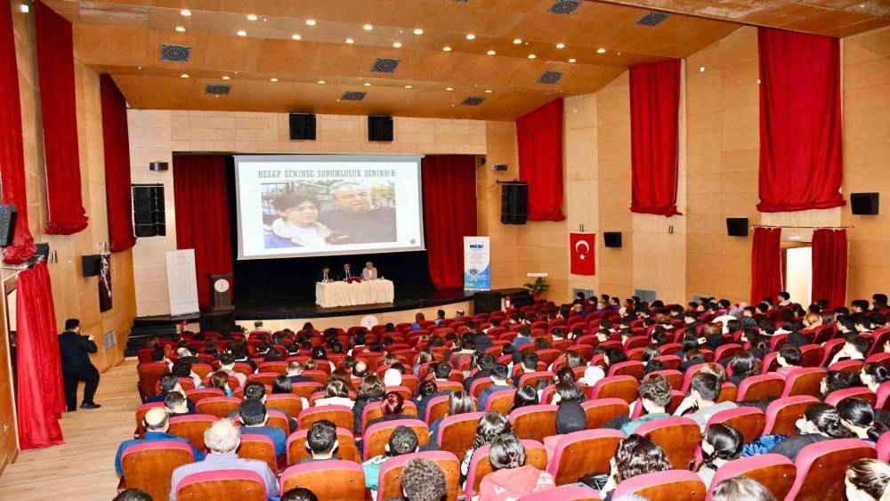 Silifke&rsquo;de &ouml;ğrenciler IBAN dolandırıcılığına karşı bilgilendirildi
